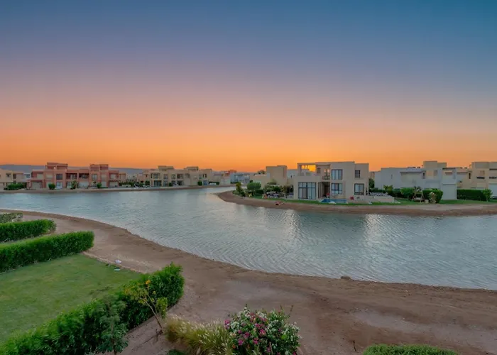 New! 2br Duplex In Tawila, Gouna Private Jacuzzi, Garden, Lagoon & Pool Hurgada
