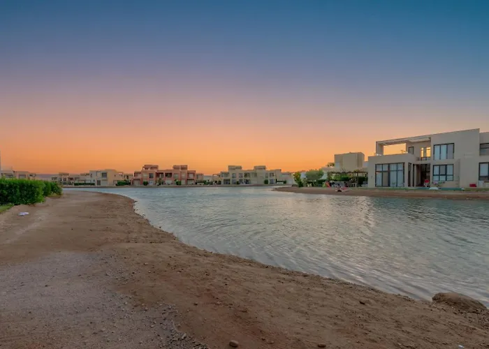 New! 2br Duplex In Tawila, Gouna Private Jacuzzi, Garden, Lagoon & Pool