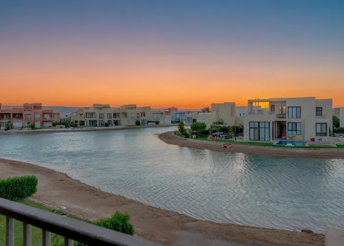 New! 2br Duplex In Tawila, Gouna Private Jacuzzi, Garden, Lagoon & Pool * Hurgada