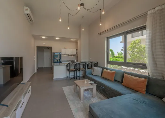 New! 2br Duplex In Tawila, Gouna Private Jacuzzi, Garden, Lagoon & Pool *