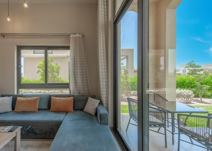 New! 2br Duplex In Tawila, Gouna Private Jacuzzi, Garden, Lagoon & Pool *