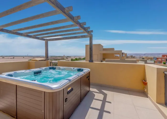 New! 2br Duplex In Tawila, Gouna Private Jacuzzi, Garden, Lagoon & Pool