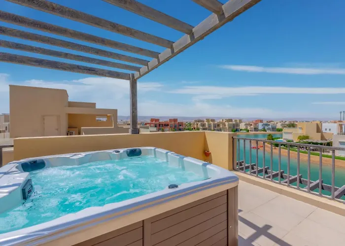 Daire New! 2br Duplex In Tawila, Gouna Private Jacuzzi, Garden, Lagoon & Pool